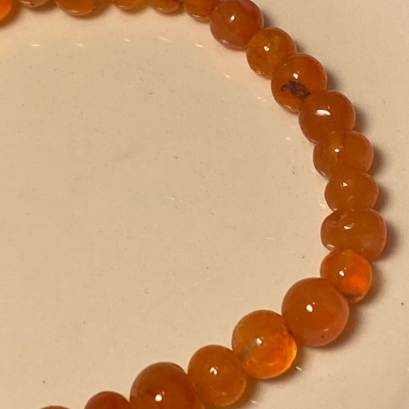 Unisex rare natural orange agate stretch elastic bracelet. - Picture 3 of 6